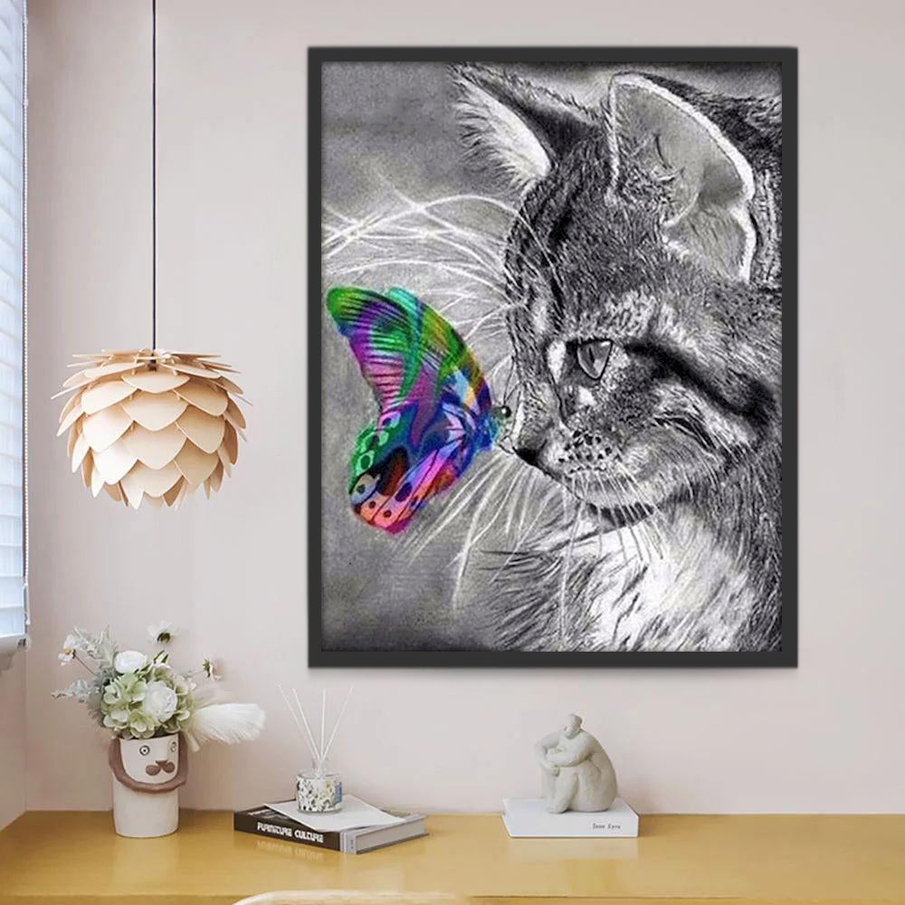 Chat Gris à Poil Long avec un Papillon Coloré Peinture par Numéros
