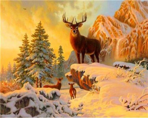 Le Roi Cerf Debout au Sommet de la Montagne Peinture par Numéros